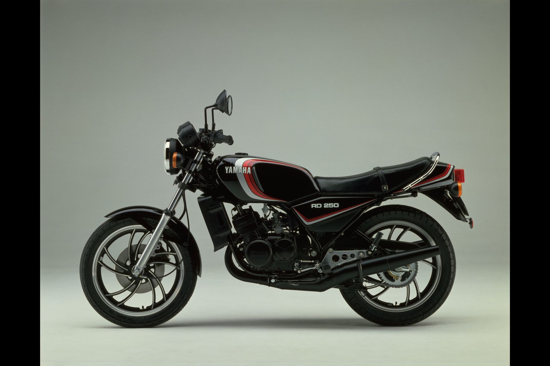 RD250 - Product Library - Product Library | YAMAHA MOTOR CO., LTD.
