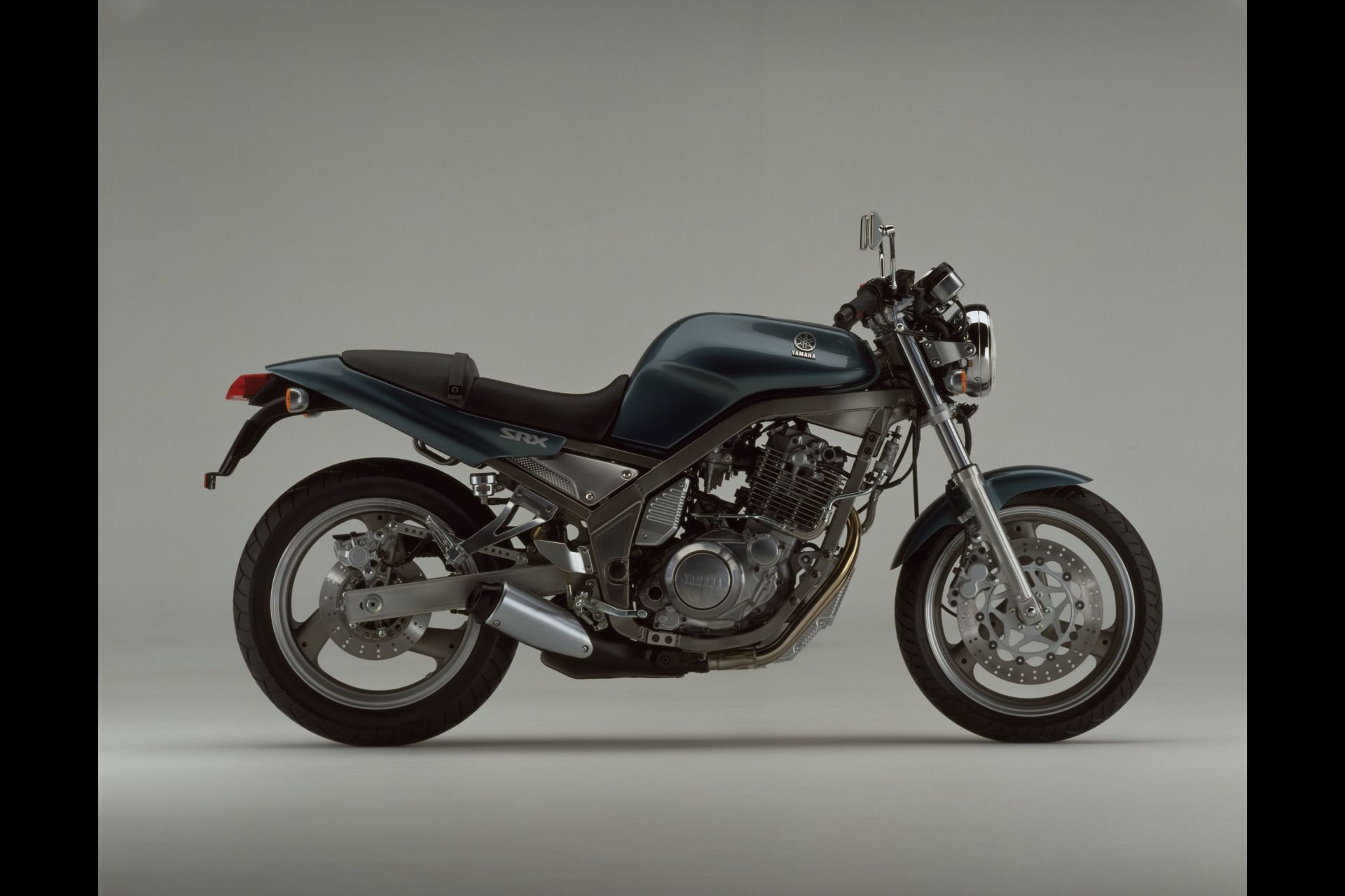 SRX400 - Product Library - Product Library | YAMAHA MOTOR CO., LTD.