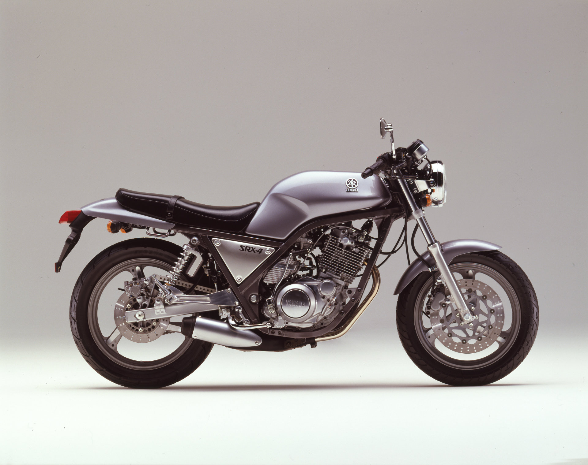 SRX400 - Product Library - Product Library | YAMAHA MOTOR CO., LTD.