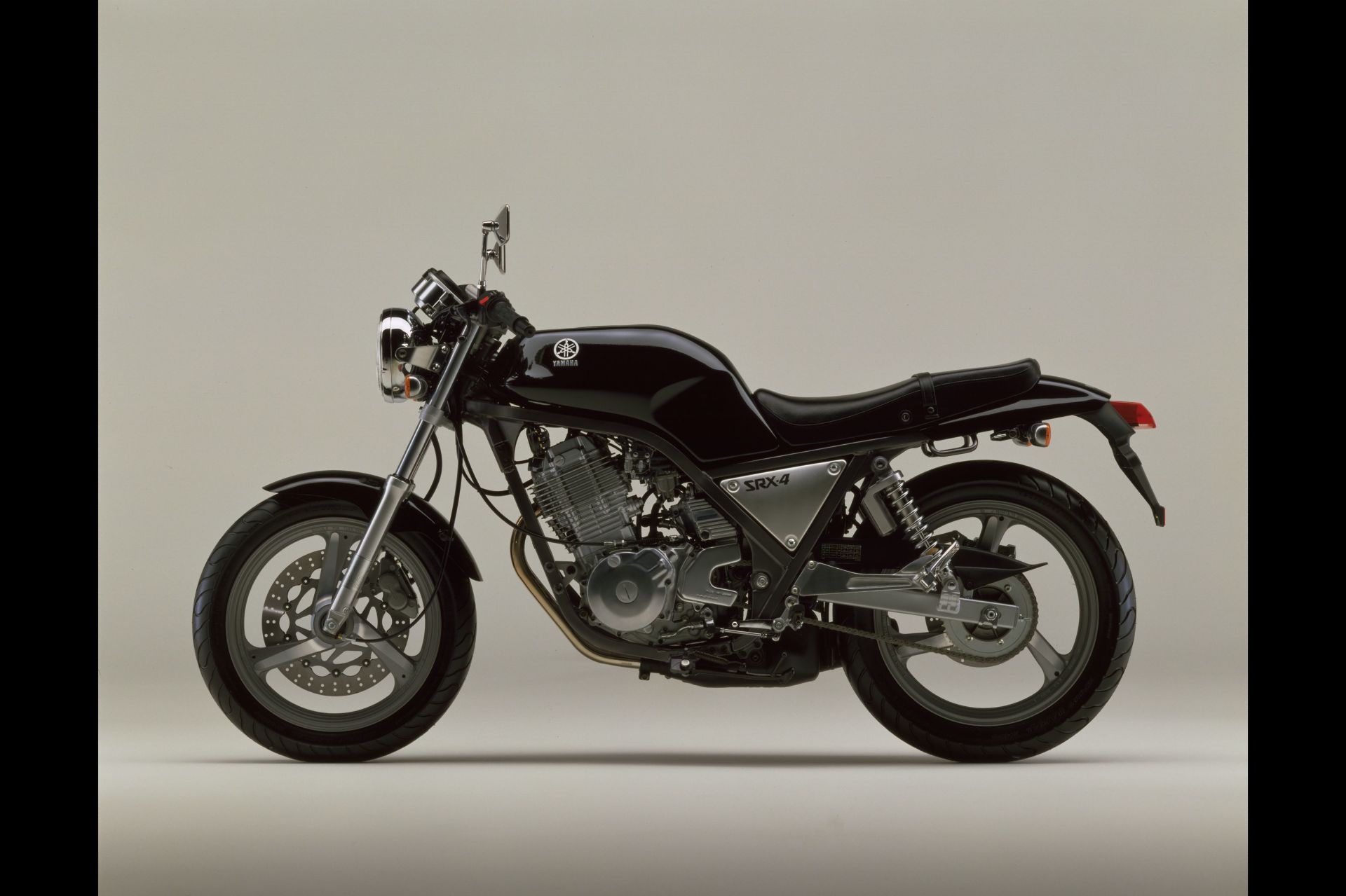 SRX400 - Product Library - Product Library | YAMAHA MOTOR CO., LTD.